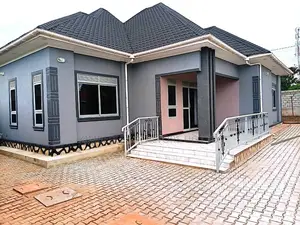 3bdrm House in Division A for sale