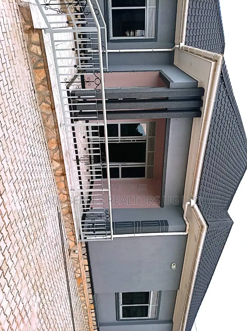 3bdrm House in Division A for sale