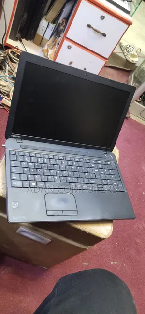Laptop Toshiba Satellite C50A 4GB Intel Core i3 HDD 320GB