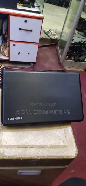 Laptop Toshiba Satellite C50A 4GB Intel Core i3 HDD 320GB