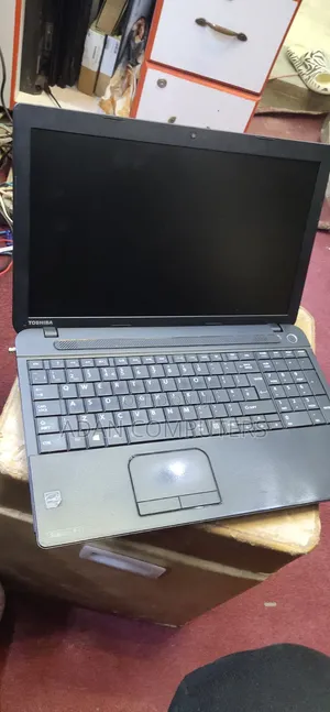 Laptop Toshiba Satellite C50A 4GB Intel Core i3 HDD 320GB