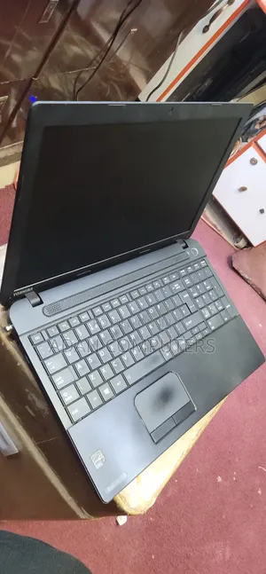 Laptop Toshiba Satellite C50A 4GB Intel Core i3 HDD 320GB