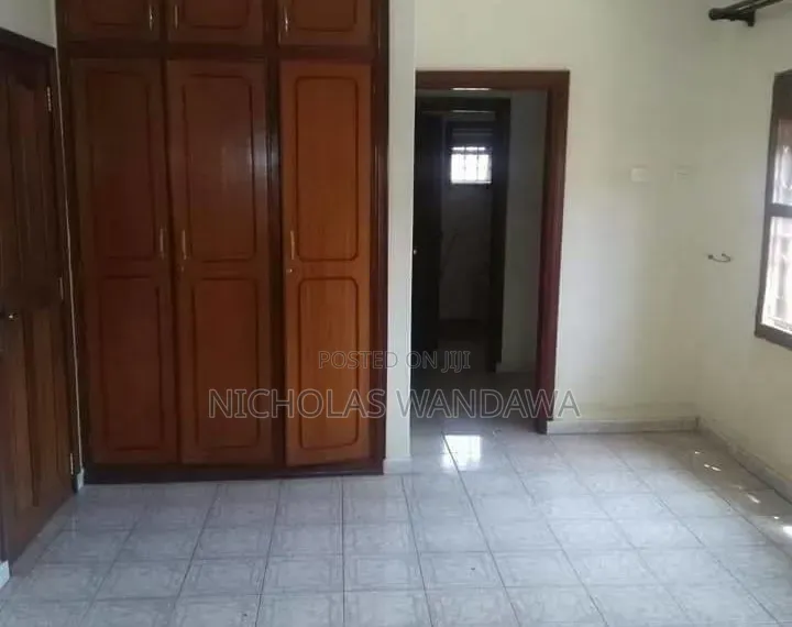 4bdrm Bungalow in Seeta-Namuganga for sale
