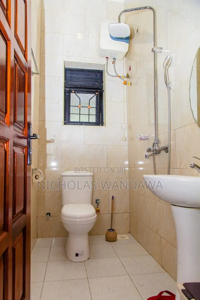 4bdrm Bungalow in Seeta-Namuganga for sale