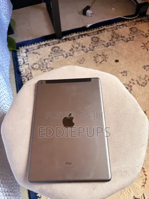 Apple iPad 10.2 (2021) 64 GB Gray