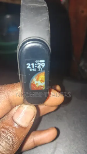 Smartwatch Fitness Band / Stylish Smart Bracelet