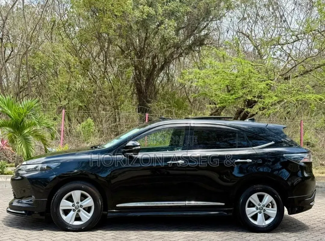 Toyota Harrier 2017 Black