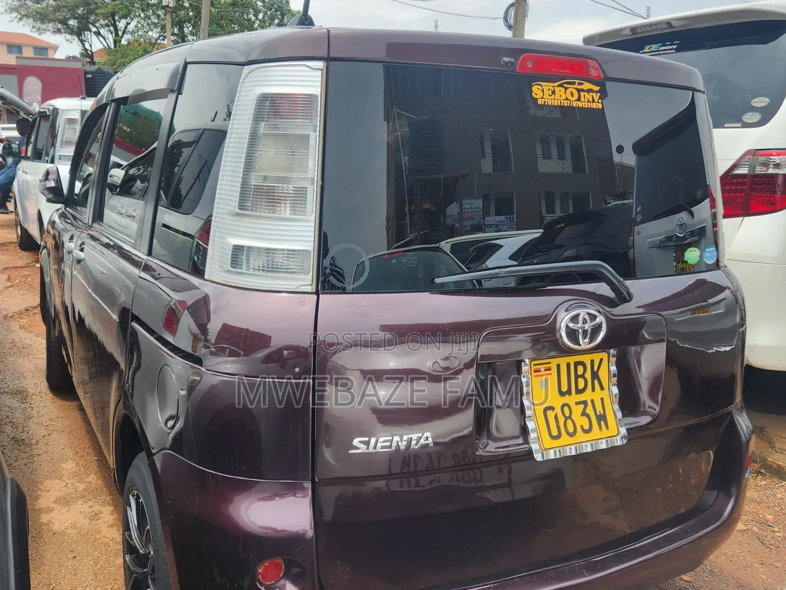 Toyota Sienta 2012 Brown