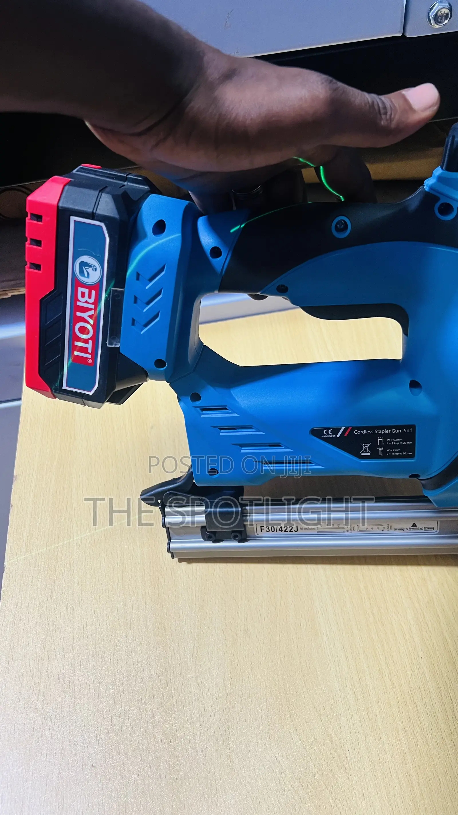 Cordless Stapler