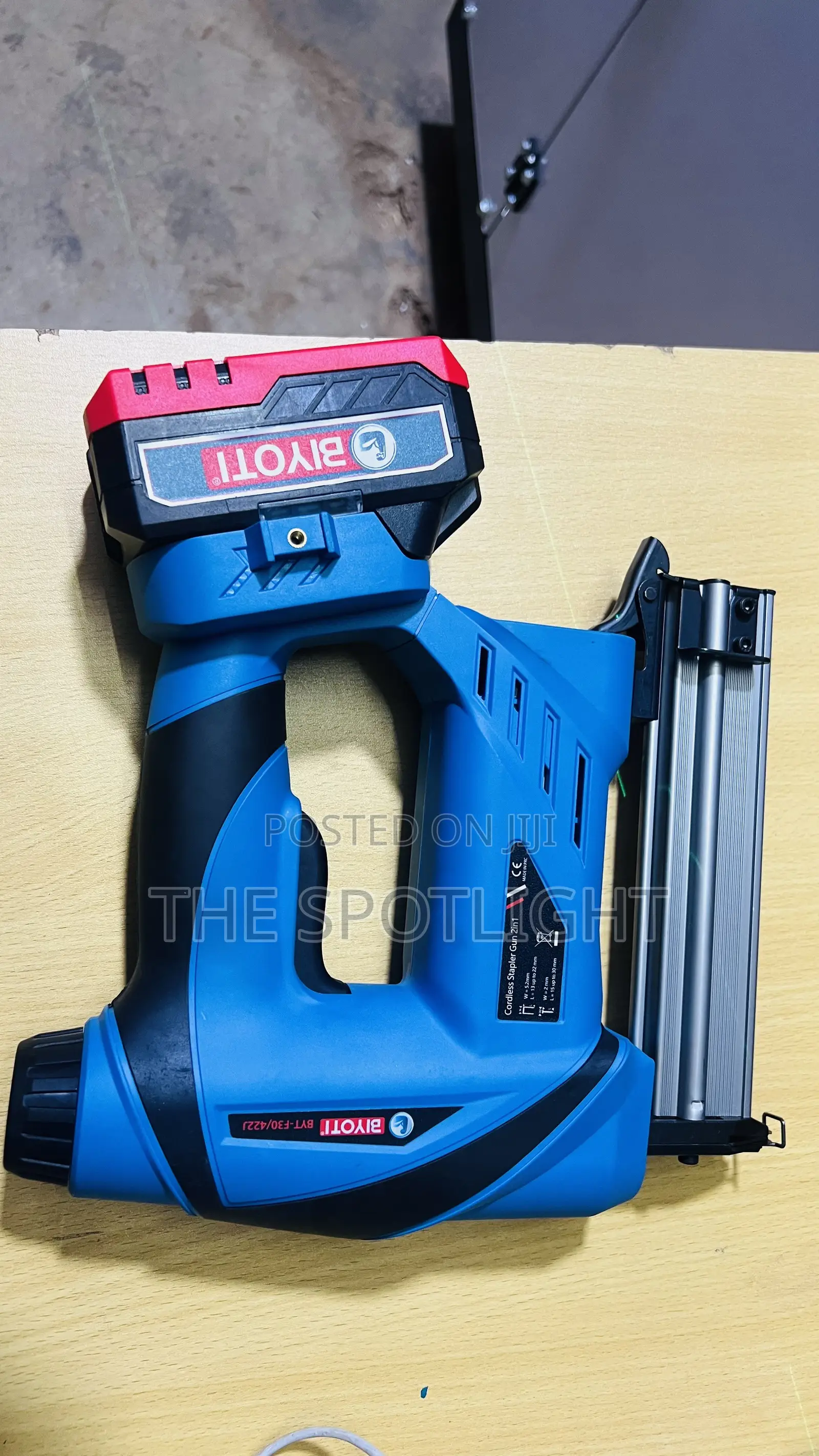 Cordless Stapler