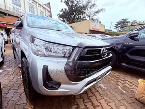 Toyota Hilux 2021 Silver