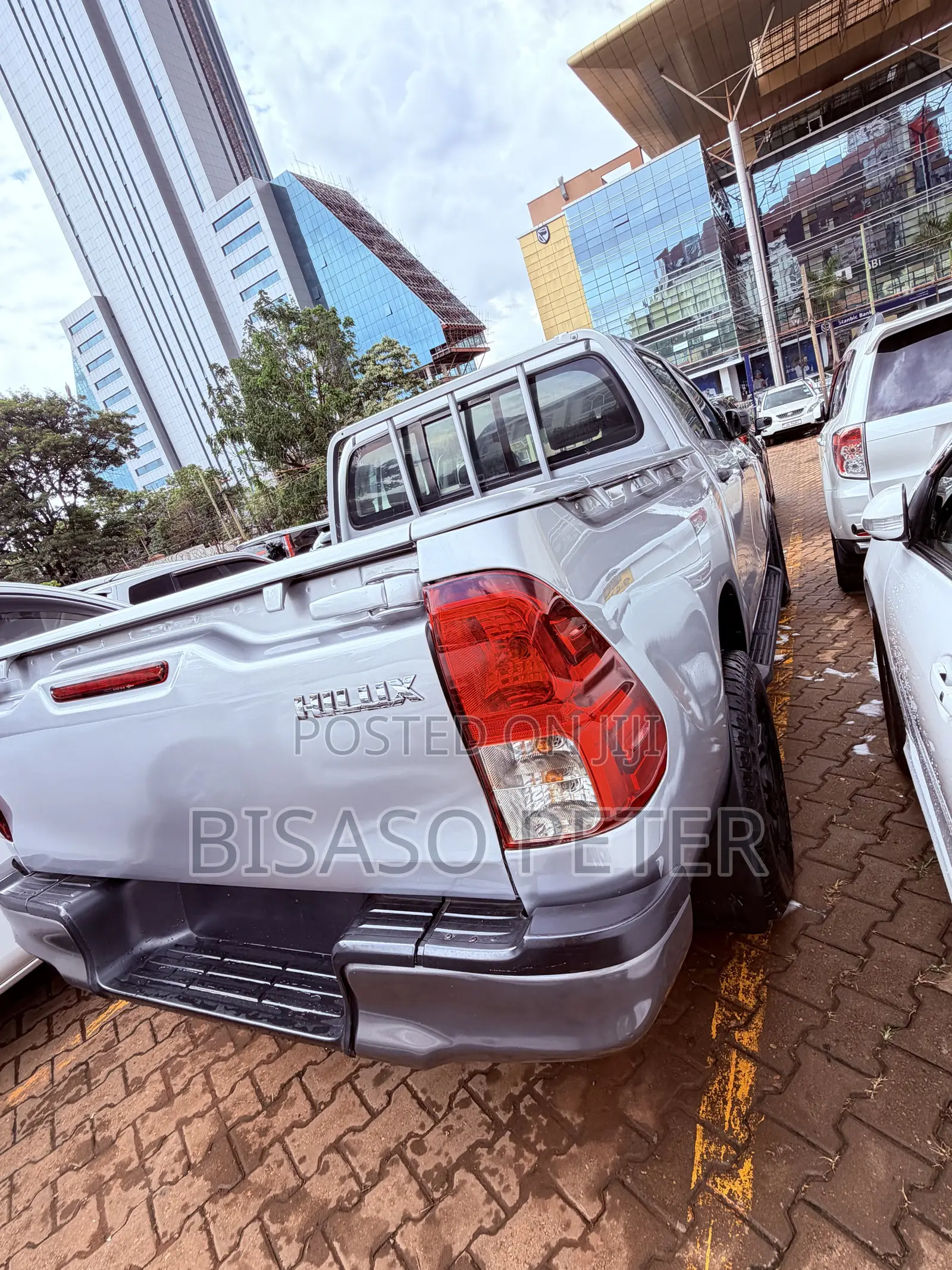 Toyota Hilux 2021 Silver