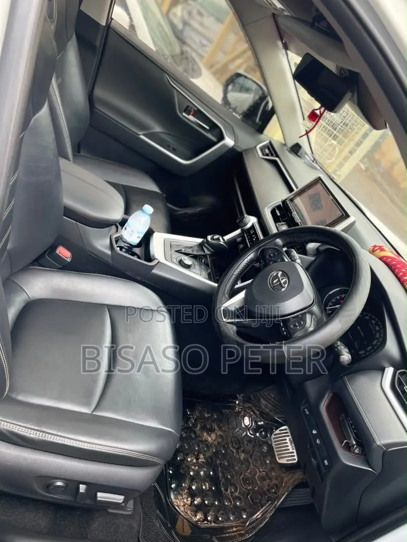 Toyota RAV4 2019 White