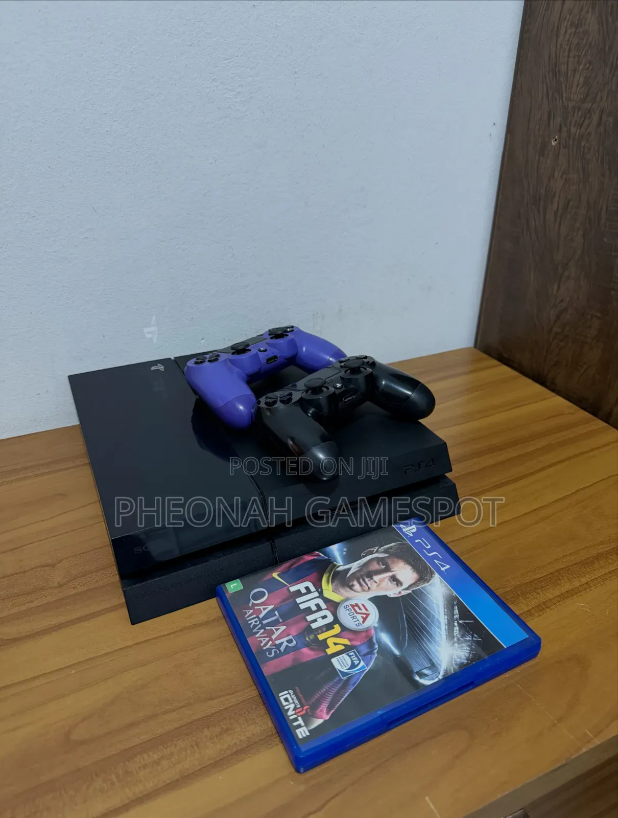 Chipped PS4 Standard, 12 Games, 2 Controllers. End Your Boredom