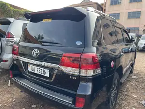 Toyota Land Cruiser 2016 Black