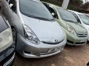 Toyota Wish 2004 Silver