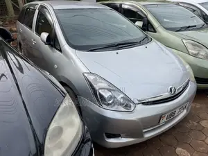 Toyota Wish 2004 Silver