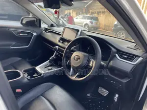 Toyota RAV4 2019 White