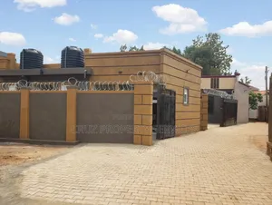 1bdrm Room & Parlour in Cruz Property, Rubaga for rent