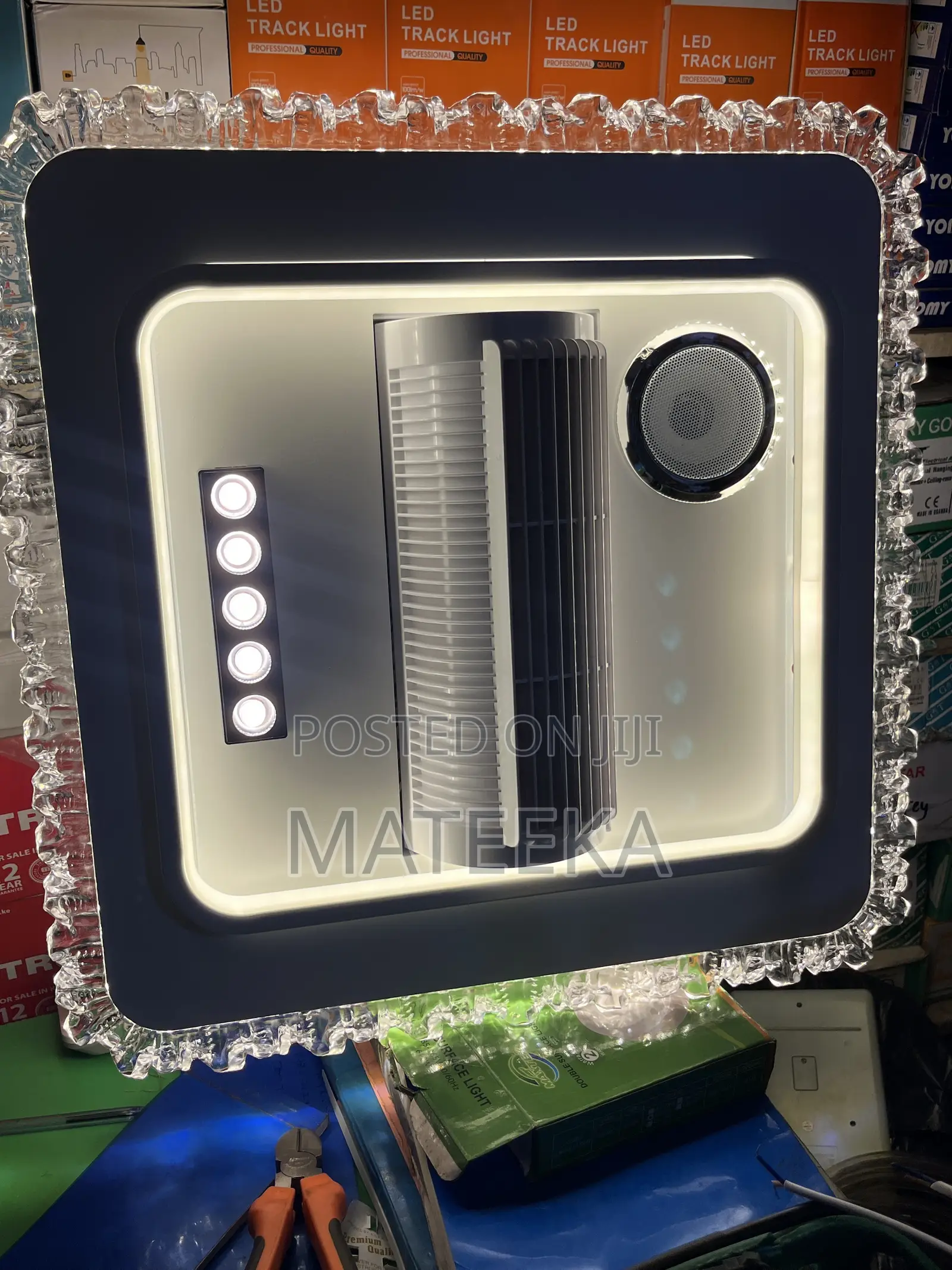 Acc Ceiling Light With in Built Speaker