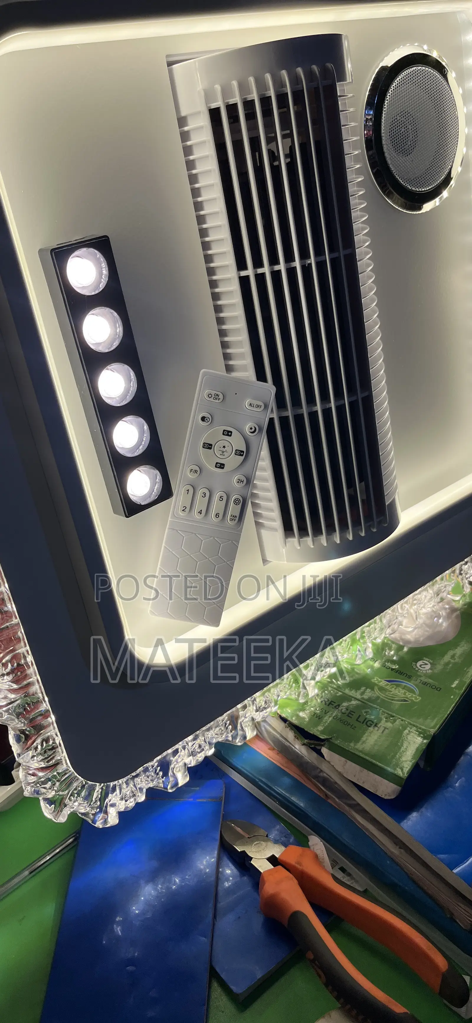 Acc Ceiling Light With in Built Speaker