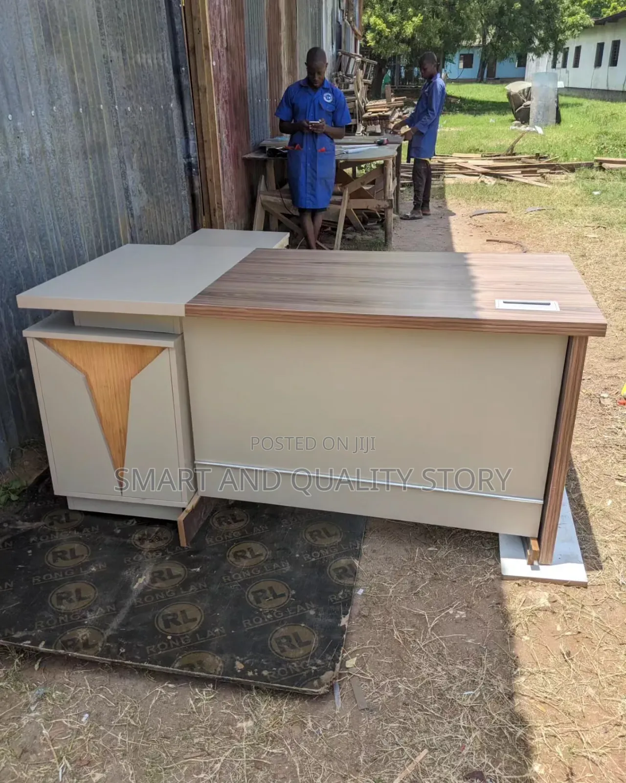 Modern Executive Office Desk With Drowers 62