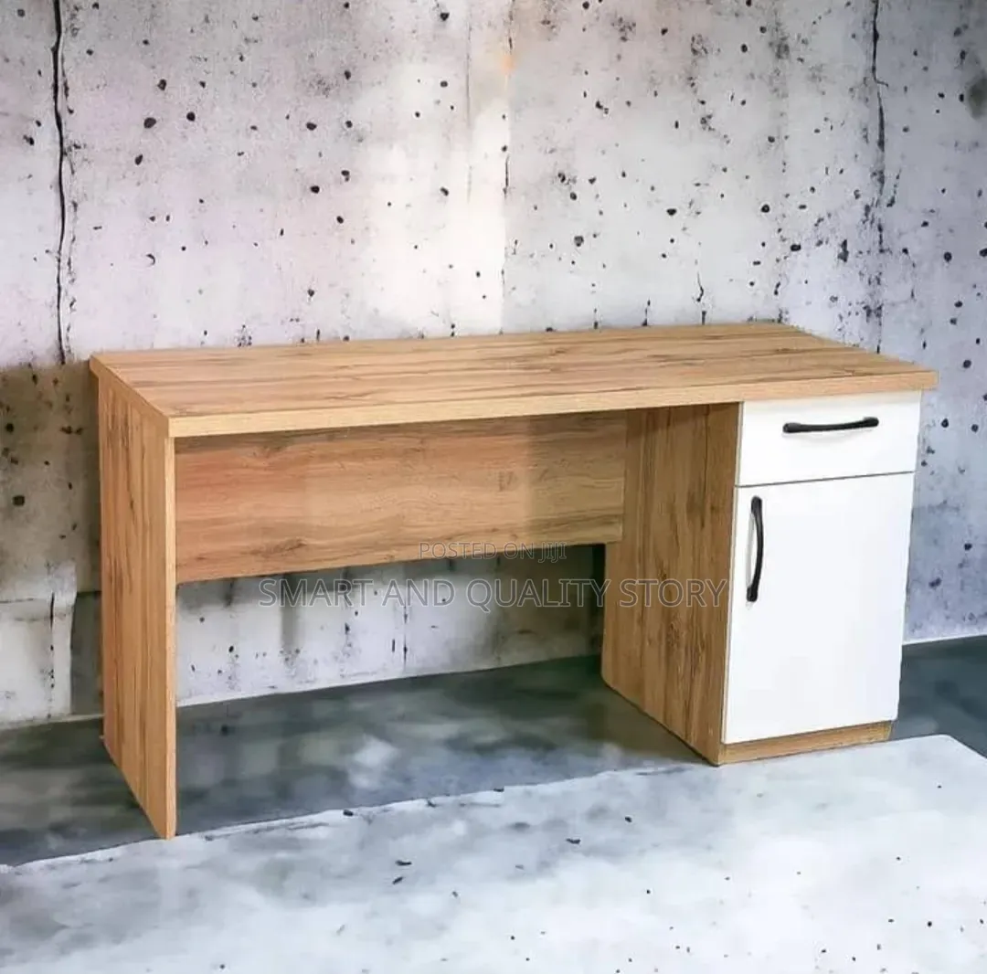 Office Work Table/Desk With Storage 542