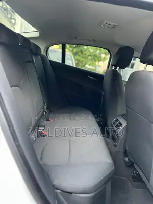 Jaguar XE 20d Premium AWD 2017 White