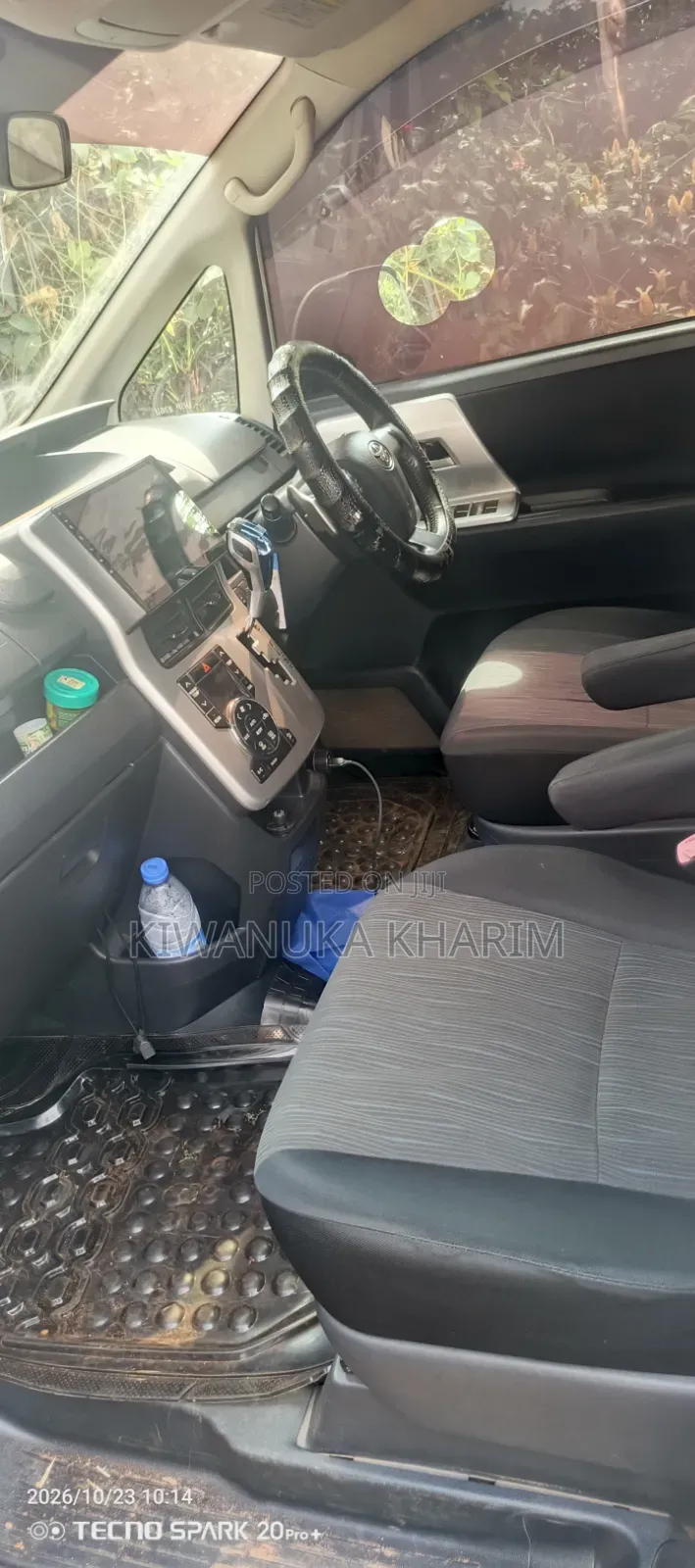 Toyota Noah 2010 White