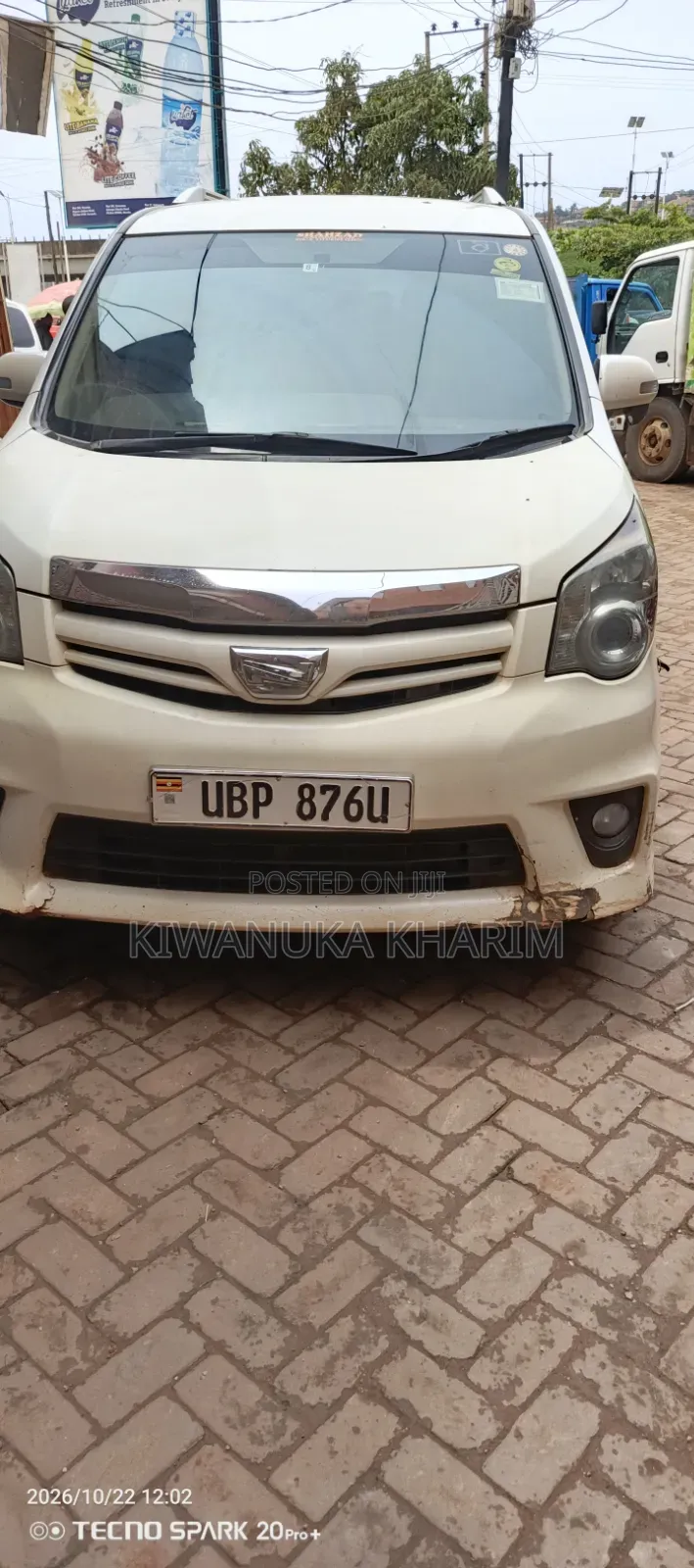 Toyota Noah 2010 White