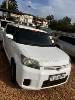 Toyota Corolla Rumion Hatchback 1.5 FWD 2014 White