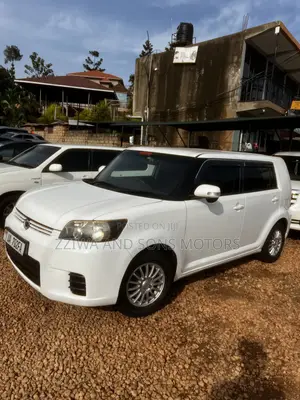 Toyota Corolla Rumion Hatchback 1.5 FWD 2014 White