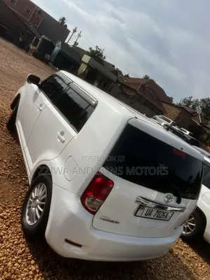 Toyota Corolla Rumion Hatchback 1.5 FWD 2014 White