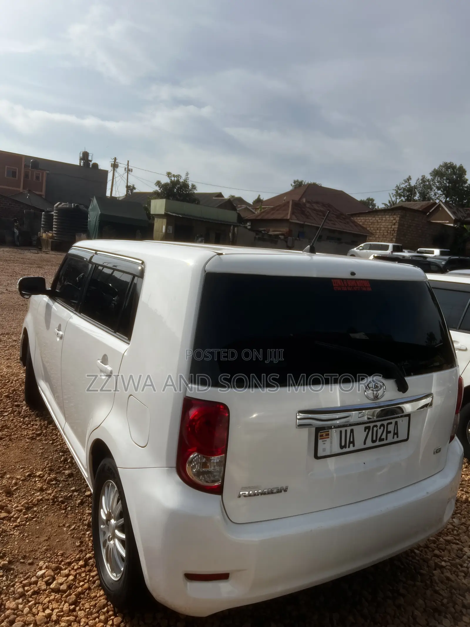 Toyota Corolla Rumion Hatchback 1.5 FWD 2014 White