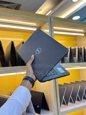 New Laptop Dell Latitude 3300 4GB Intel Core i5 SSD 256GB