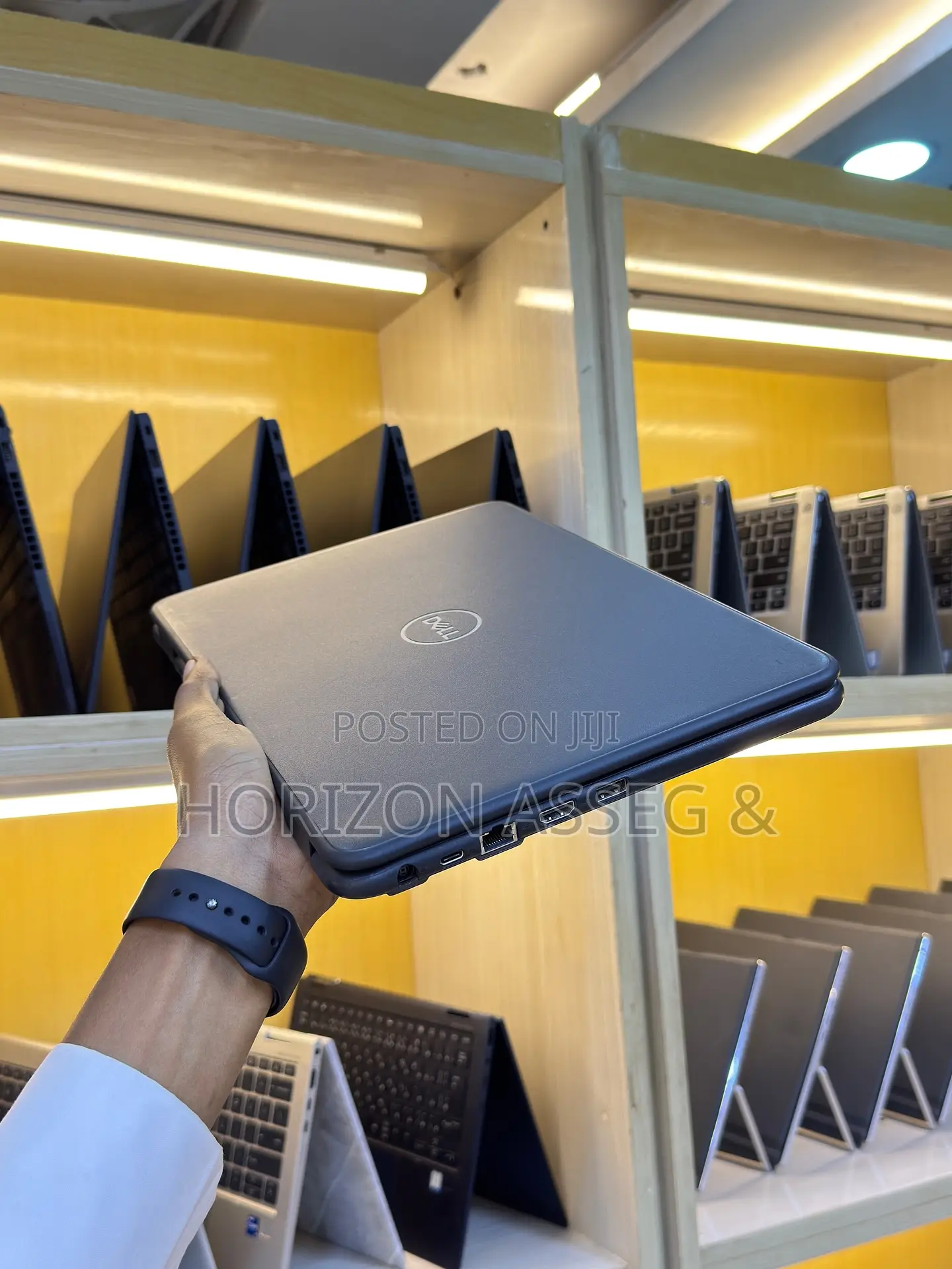 New Laptop Dell Latitude 3300 4GB Intel Core i5 SSD 256GB