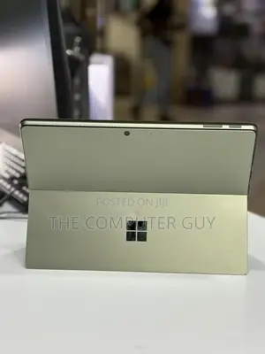 Laptop Microsoft Surface Pro 9 8GB Intel Core i7 SSD 256GB