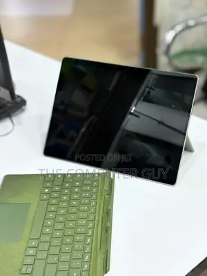 Laptop Microsoft Surface Pro 9 8GB Intel Core i7 SSD 256GB