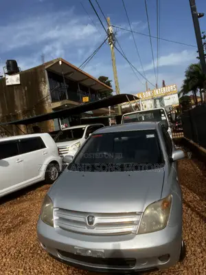 Toyota IST 2006 Silver