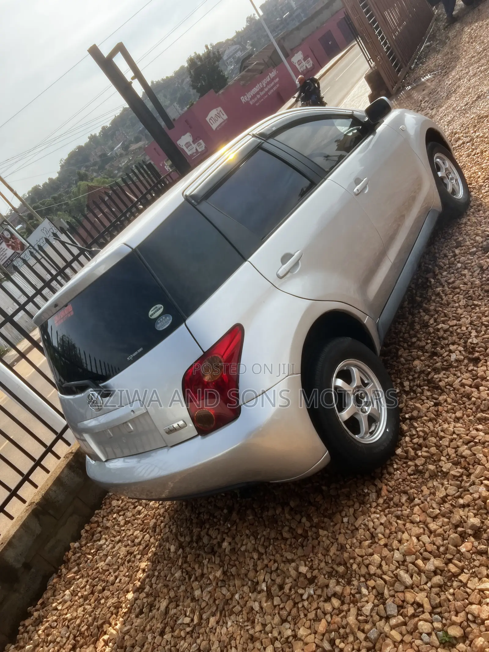Toyota IST 2006 Silver