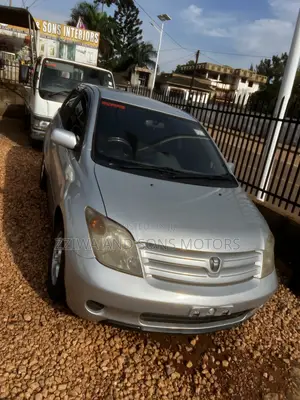 Toyota IST 2006 Silver