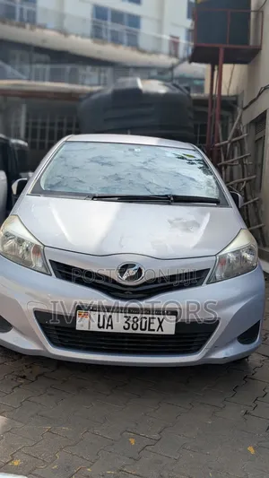 Toyota Vitz 1.3 AWD 5dr 2012 Silver