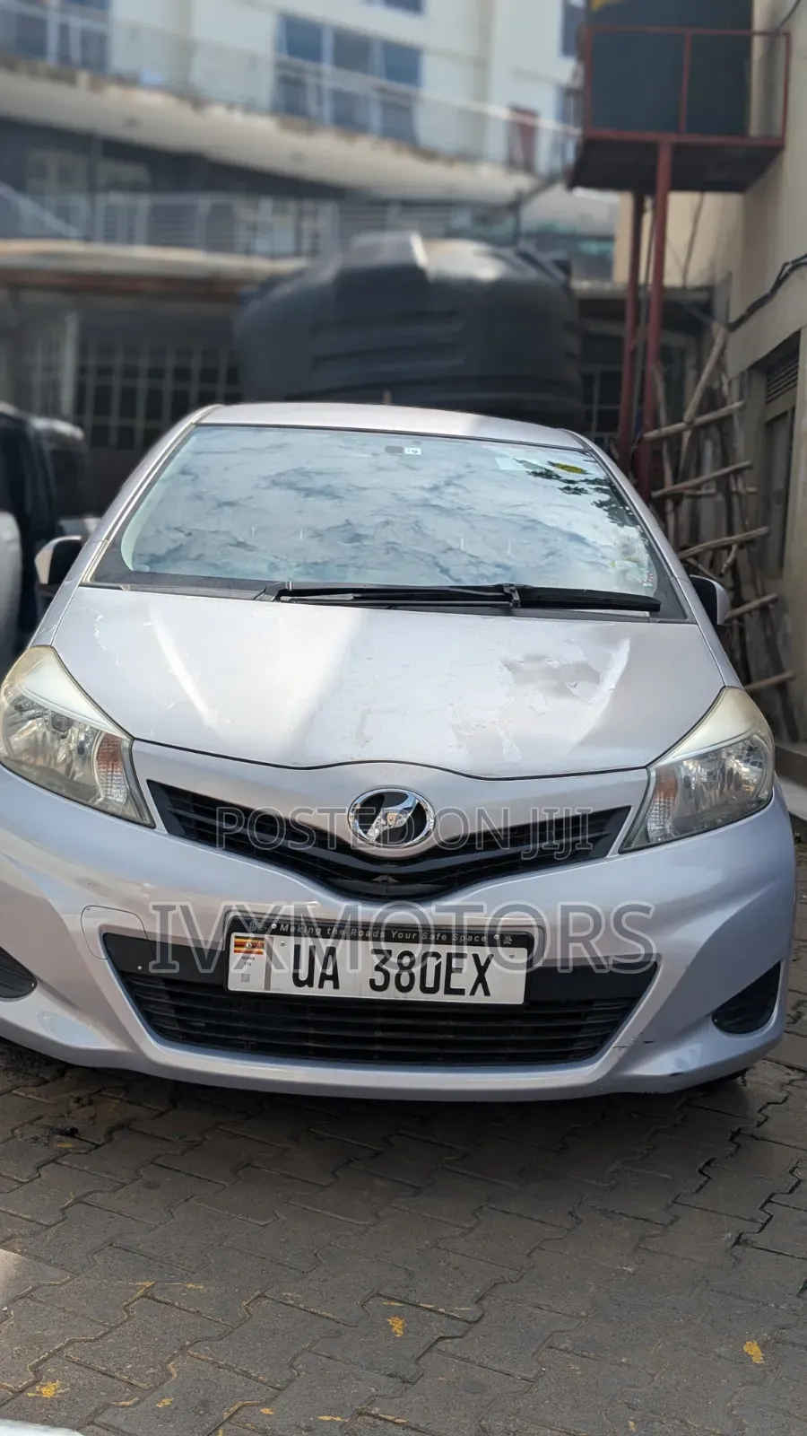 Toyota Vitz 1.3 AWD 5dr 2012 Silver