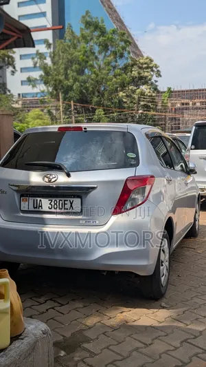 Toyota Vitz 1.3 AWD 5dr 2012 Silver
