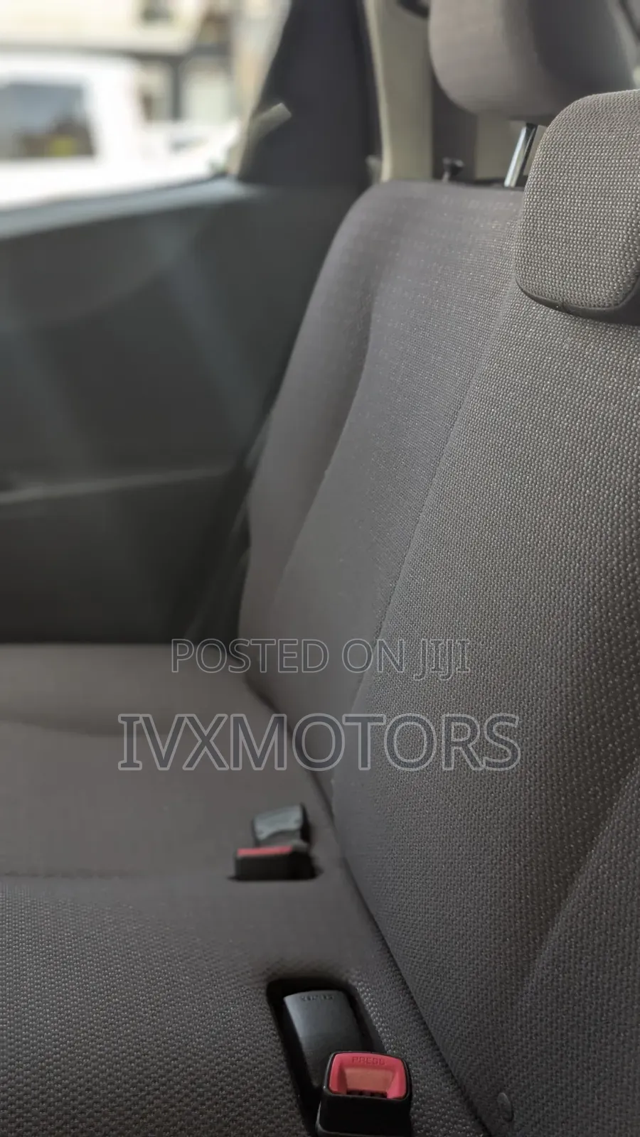 Toyota Vitz 1.3 AWD 5dr 2012 Silver