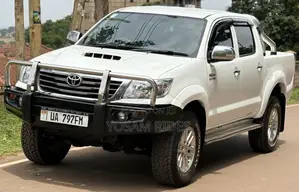 Toyota Hilux 3.0 D-4D 4x4 2013 White