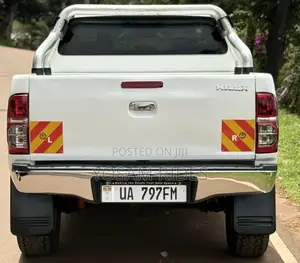 Toyota Hilux 3.0 D-4D 4x4 2013 White