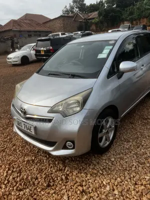 Toyota Ractis 1.5 FWD 2015 Silver