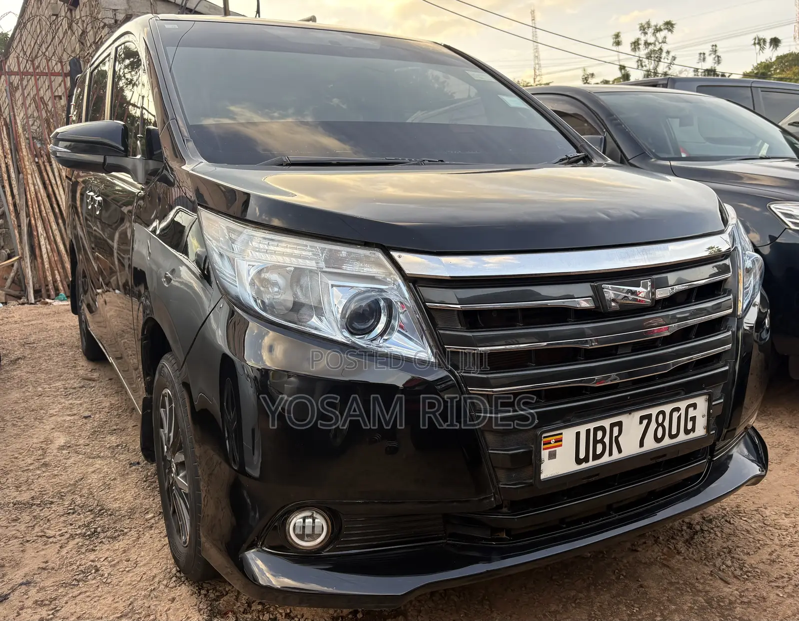 Toyota Noah 2.0 FWD (7 Seater) 2015 Black