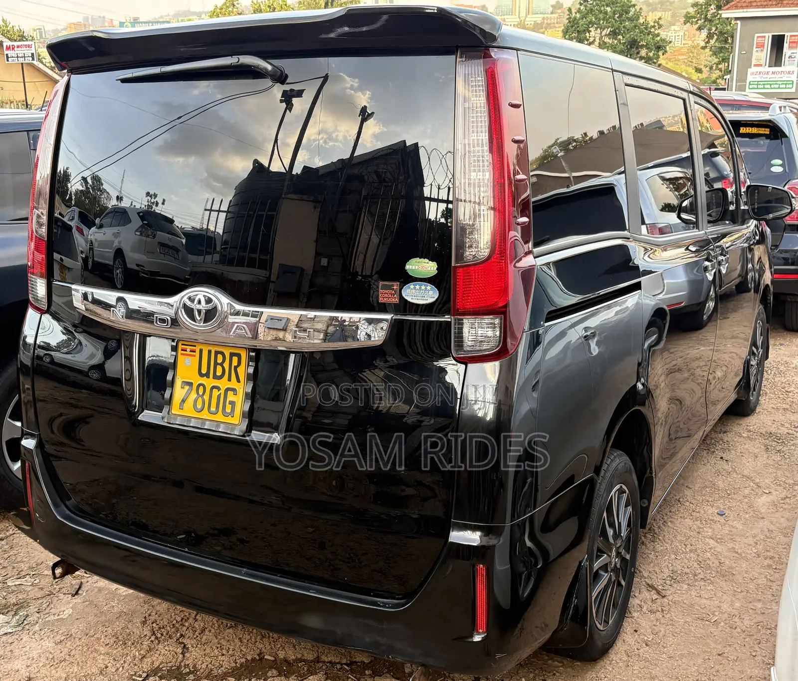 Toyota Noah 2.0 FWD (7 Seater) 2015 Black